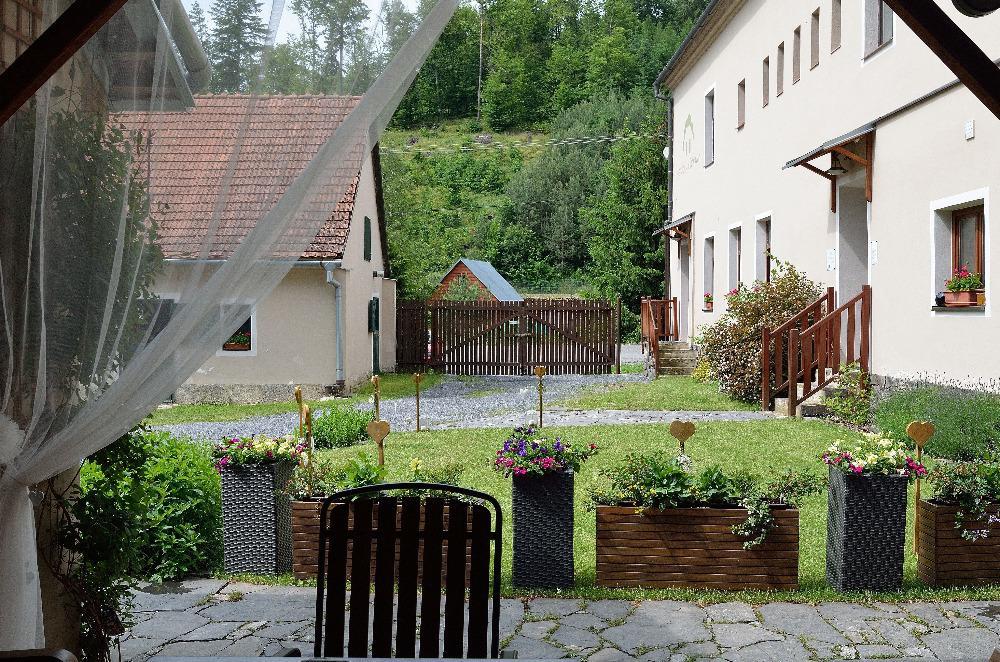 Penzion Stary Pivovar Křtiny Exterior foto
